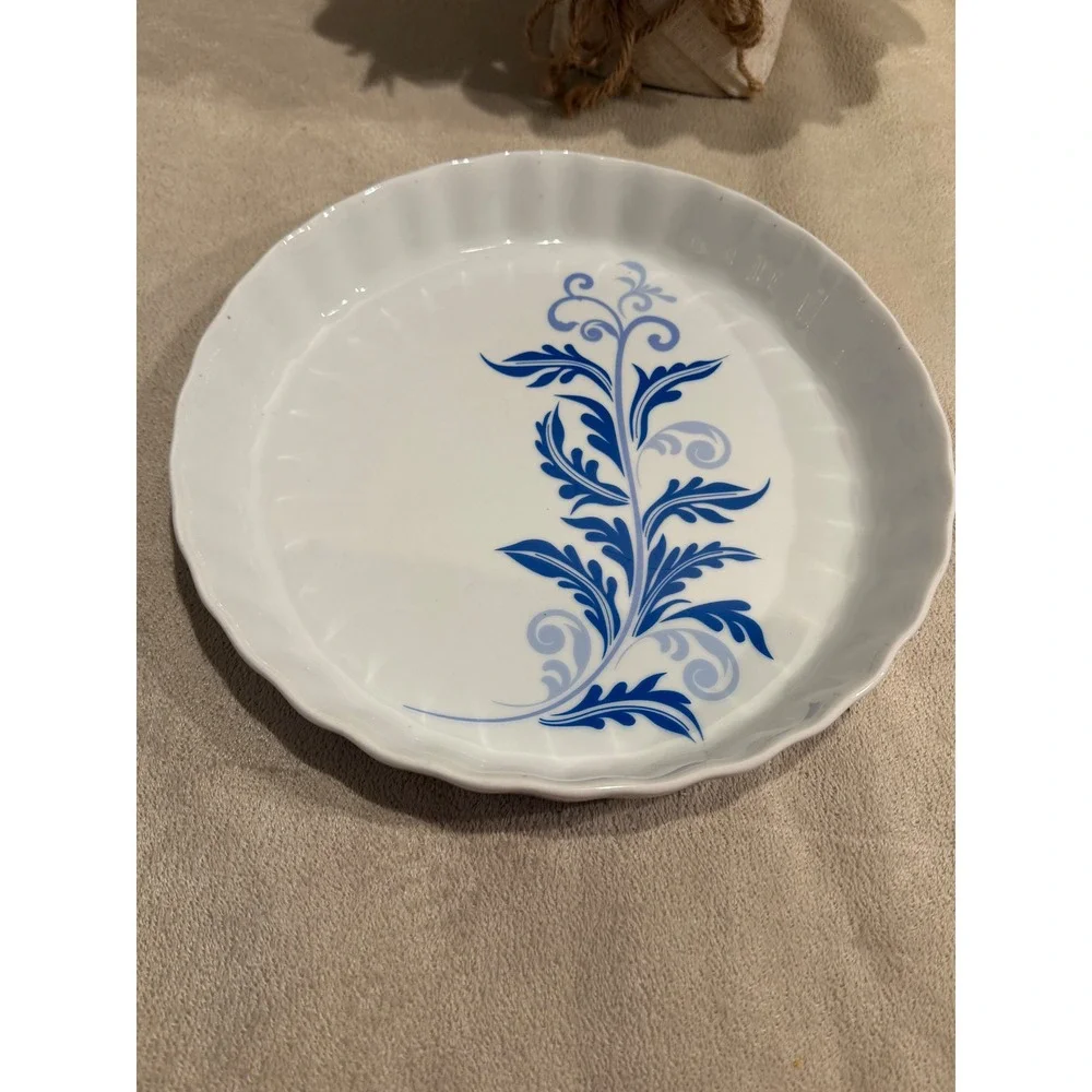 Ceramic Tart Dish White Blue Floral Fluted Quiche Pie Baker 9.5 Inch Round